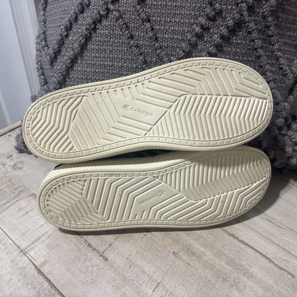 Cariuma Ibi Slip-On Unisex Shoes:  M: 9, W: 10.5 - Picture 5 of 5